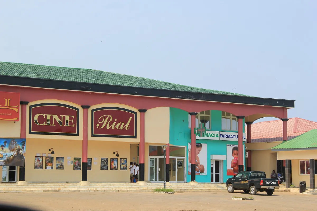 Cine Rial, Malabo