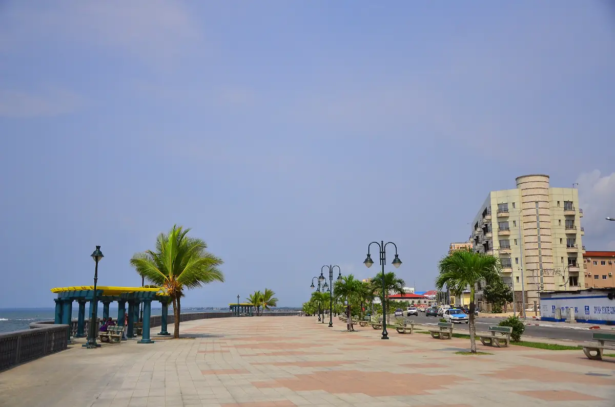 Paseo marítimo de Bata
